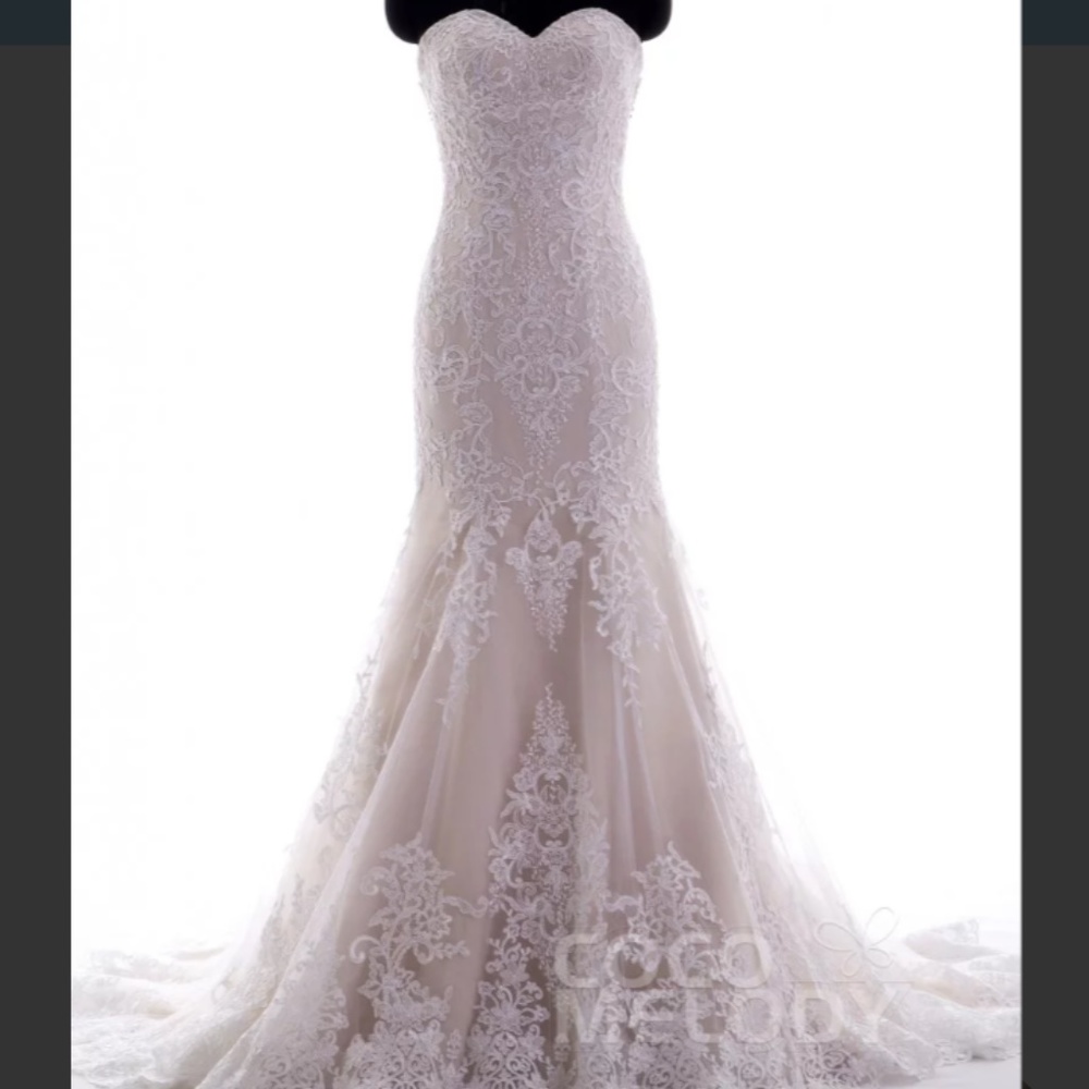 CocoMelody Lace Strapless Wedding Dress